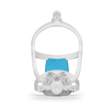 Vista frontal de la máscara facial completa AirTouch F30i Clear, con armazón de silicona, cojín con disco de ventilación blanco y arnés